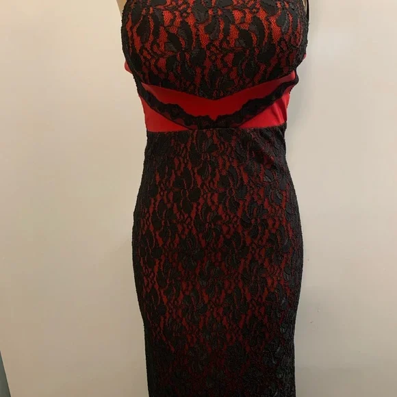 Women junior black- red strapless lace bodycon maxi dress size (M) sleeveless - Picture 5 of 10